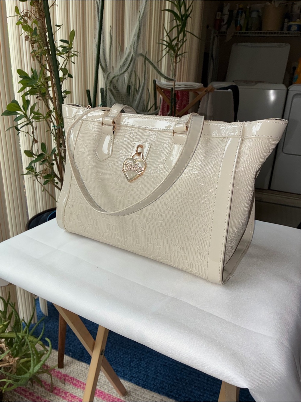 Juicy Couture Gothic JC Logo Monogram Tote Cream Gold Hardware Heart Lock - Picture 4 of 15